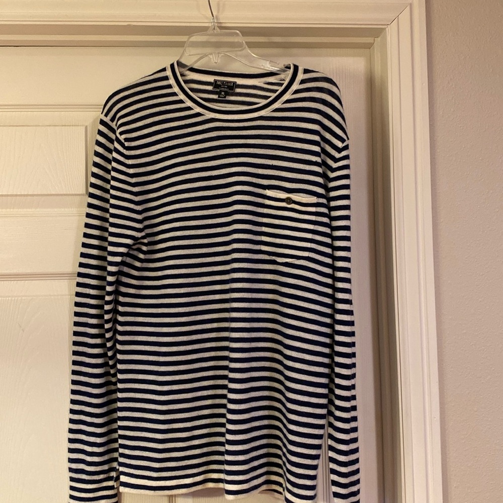 Todd Snyder Men's Black and White Striped Crewneck Sweater